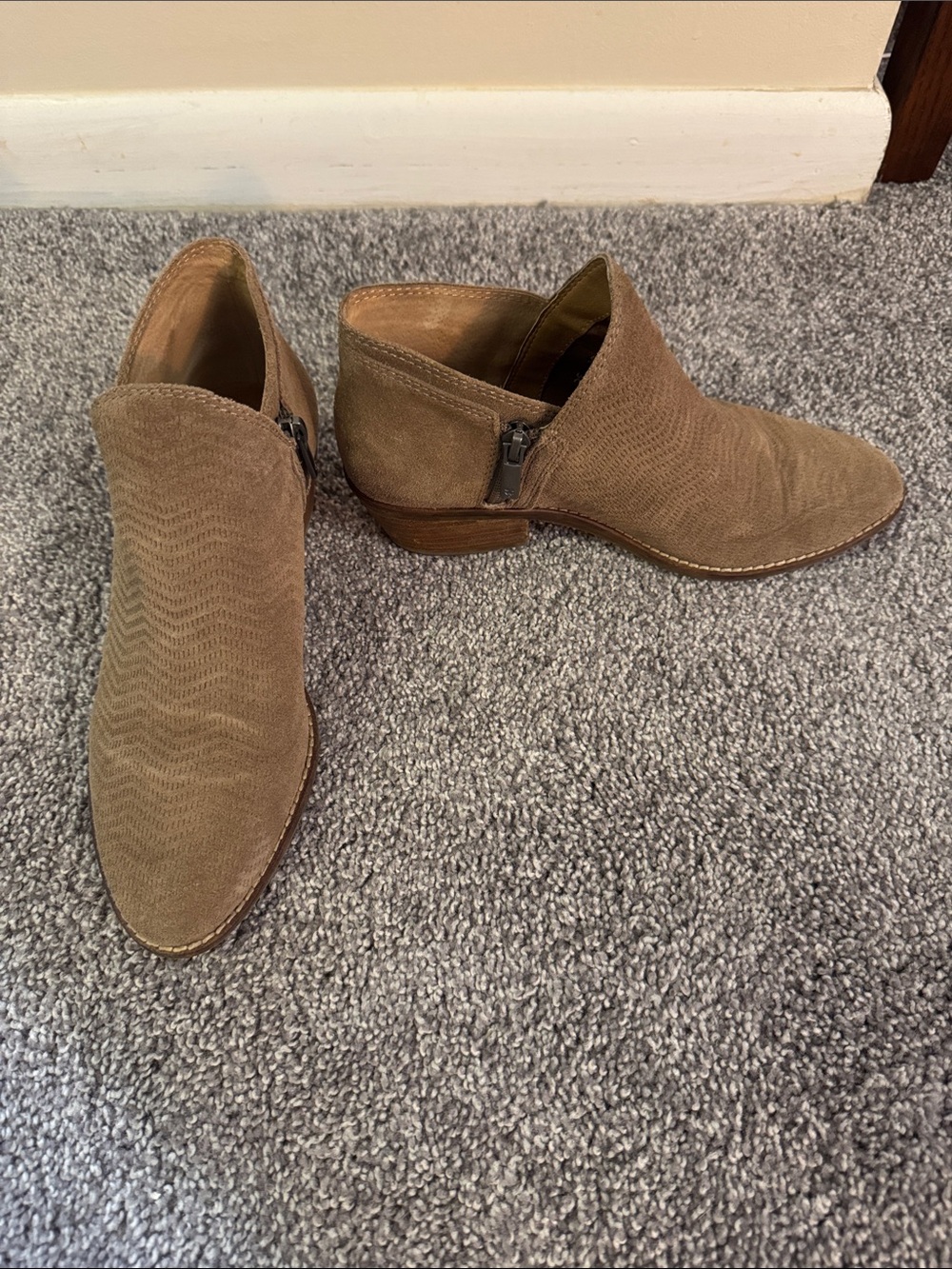 Lucky Brand Womens Suede Ankle Boots in Light Brown - western